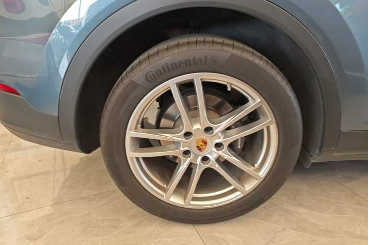 Used Porsche Cayenne 2018 Cayenne 3.0T Right Rear Wheel Hub