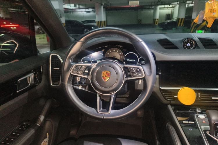 Used Porsche Cayenne 2018 Cayenne 3.0T Steering Wheel