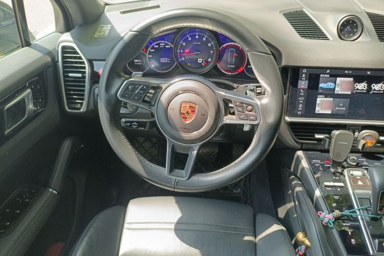 Used Porsche Cayenne 2018 Cayenne 3.0T Steering Wheel