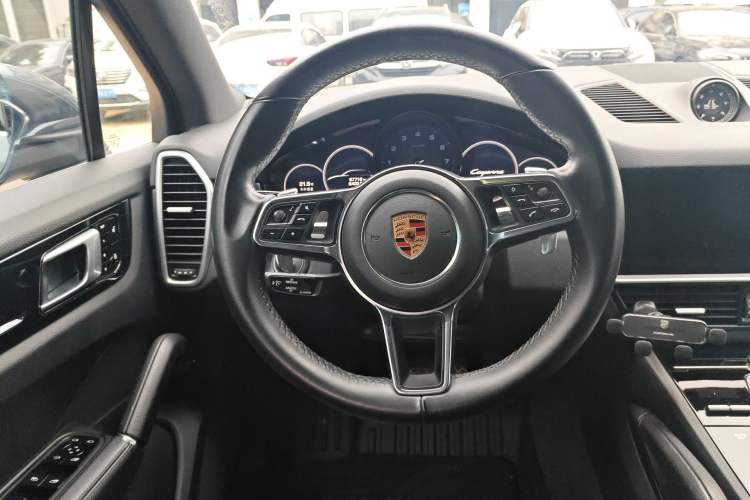 Used Porsche Cayenne 2018 Cayenne 3.0T Steering Wheel