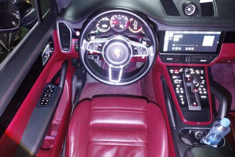 Used Porsche Cayenne 2018 Cayenne 3.0T Steering Wheel