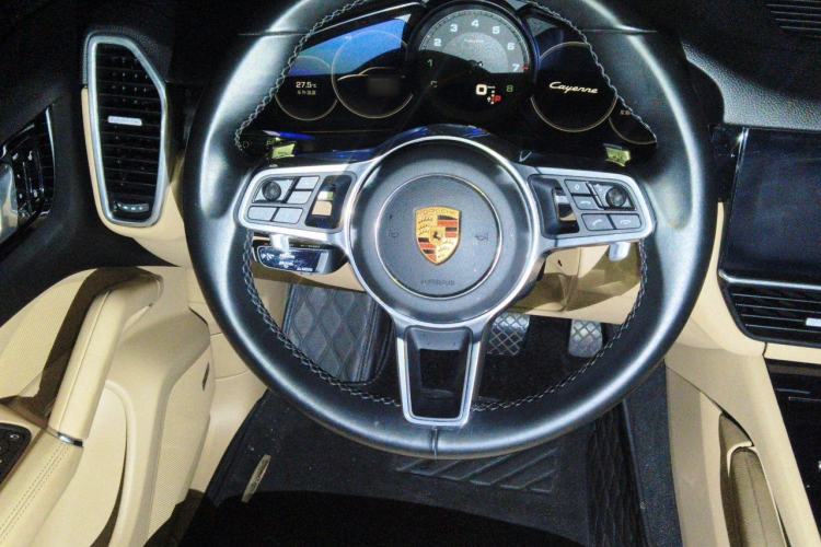Used Porsche Cayenne 2018 Cayenne 3.0T Steering Wheel