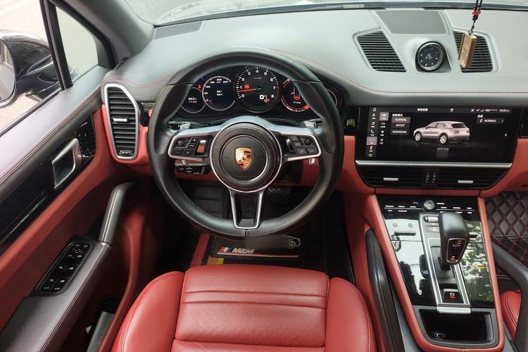 Used Porsche Cayenne 2018 Cayenne 3.0T Steering Wheel