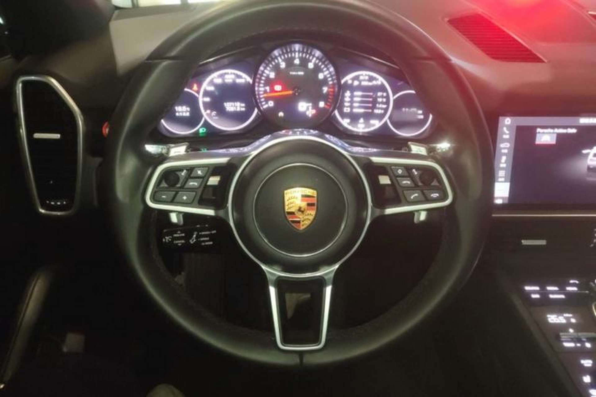 Used Porsche Cayenne 2018 Cayenne 3.0T Steering Wheel