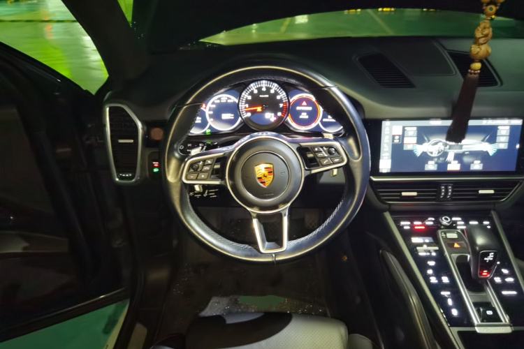 Used Porsche Cayenne 2018 Cayenne 3.0T Steering Wheel
