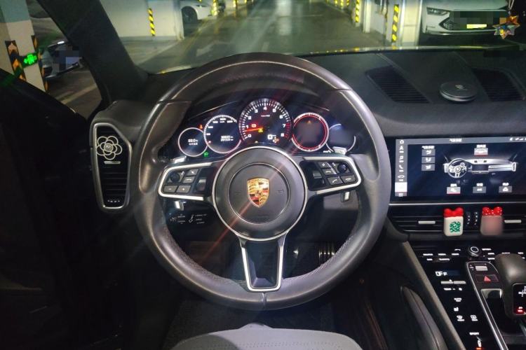 Used Porsche Cayenne 2018 Cayenne 3.0T Steering Wheel
