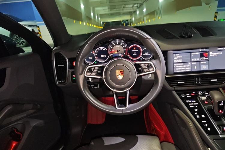 Used Porsche Cayenne 2018 Cayenne 3.0T Steering Wheel