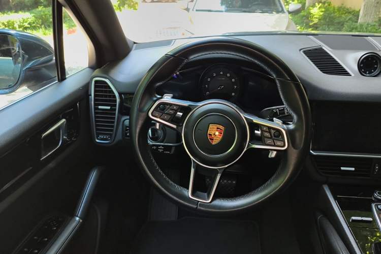 Used Porsche Cayenne 2018 Cayenne 3.0T Steering Wheel