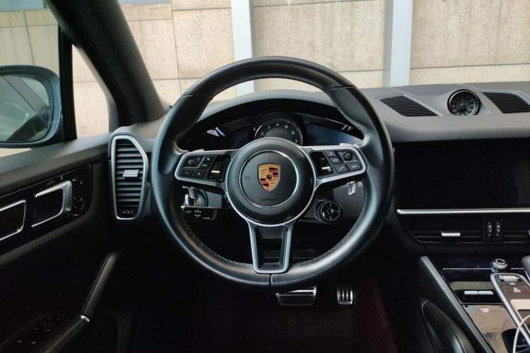 Used Porsche Cayenne 2018 Cayenne S 2.9T Steering Wheel
