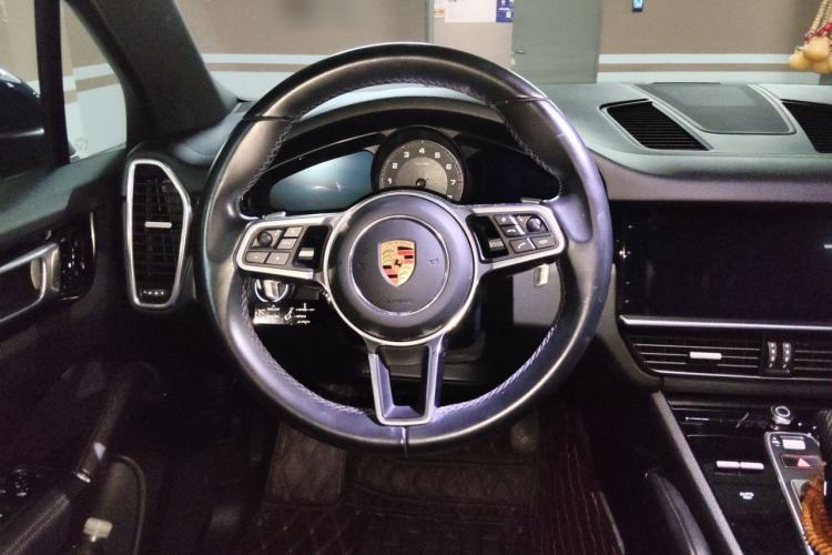 Used Porsche Cayenne 2018 Cayenne 3.0T Steering Wheel