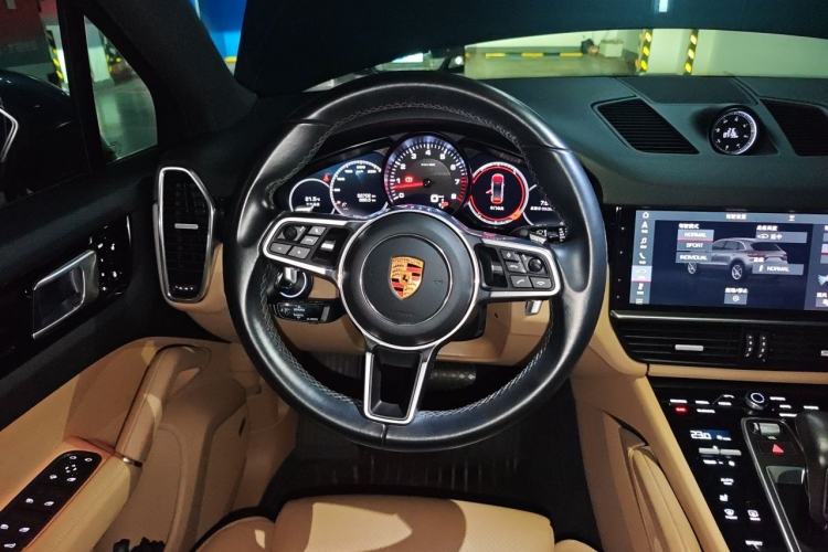Used Porsche Cayenne 2018 Cayenne 3.0T Steering Wheel