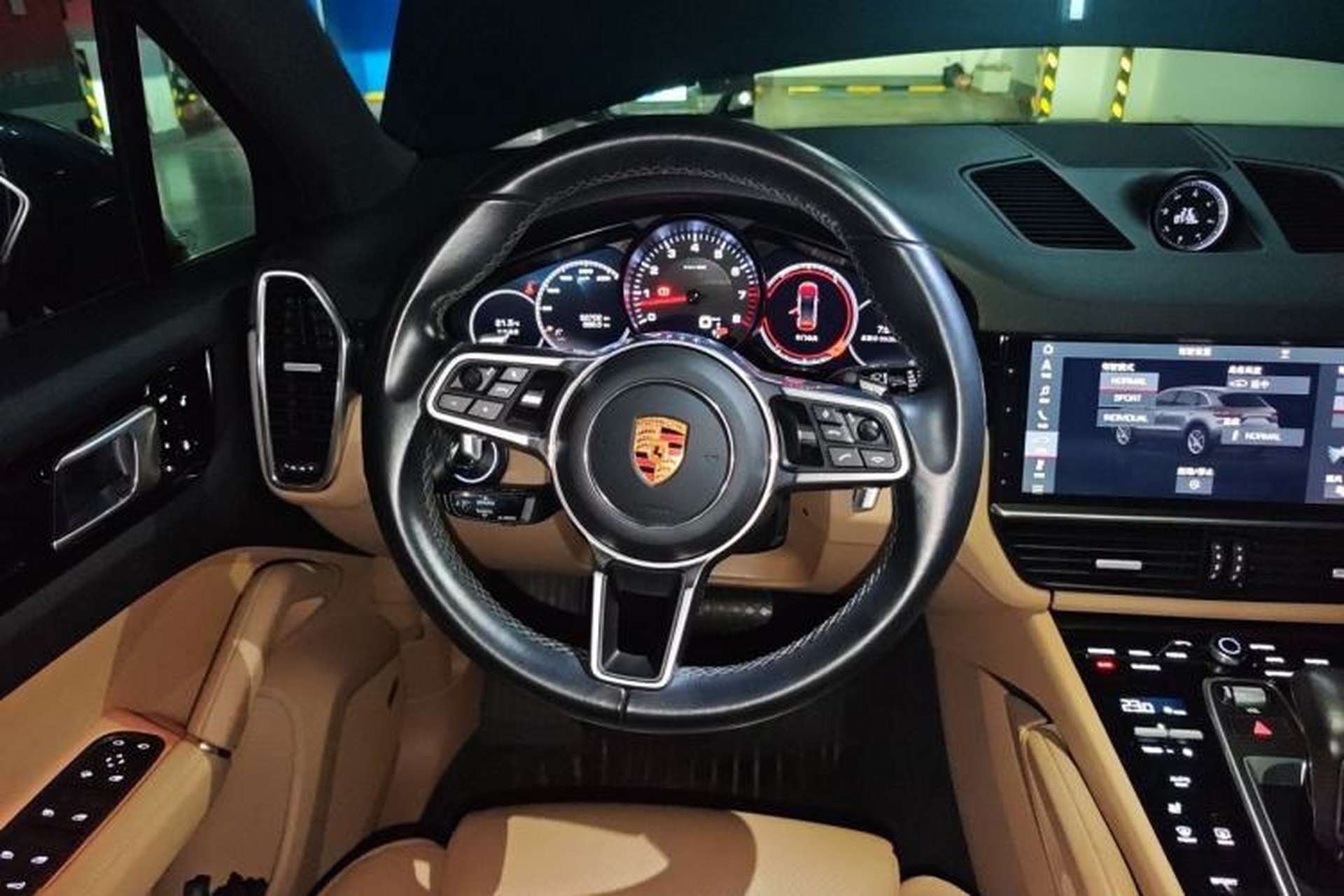 Used Porsche Cayenne 2018 Cayenne 3.0T Steering Wheel