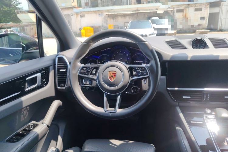 Used Porsche Cayenne 2018 Cayenne 3.0T Steering Wheel