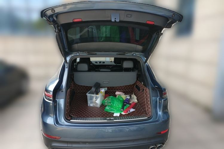 Used Porsche Cayenne 2018 Cayenne S 2.9T Trunk