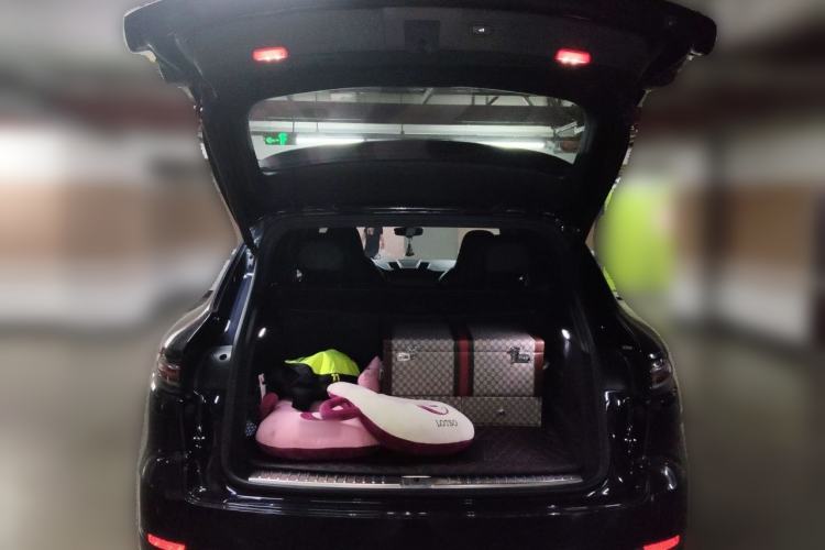 Used Porsche Cayenne 2018 Cayenne 3.0T Trunk