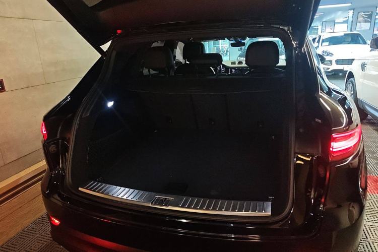 Used Porsche Cayenne 2018 3.0T Trunk