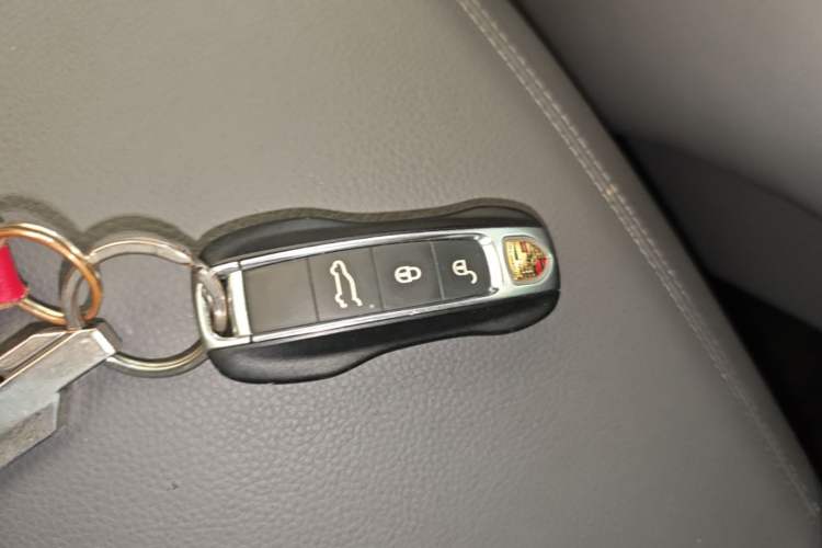 Used Porsche Cayenne 2018 Cayenne 3.0T Vehicle Key