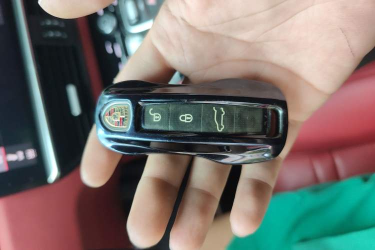 Used Porsche Cayenne 2018 Cayenne 3.0T Vehicle Key