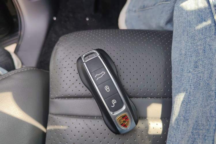 Used Porsche Cayenne 2018 Cayenne 3.0T Vehicle Key