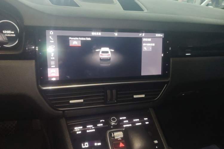 Used Porsche Cayenne 2018 Cayenne 3.0T Audio And AC Panel