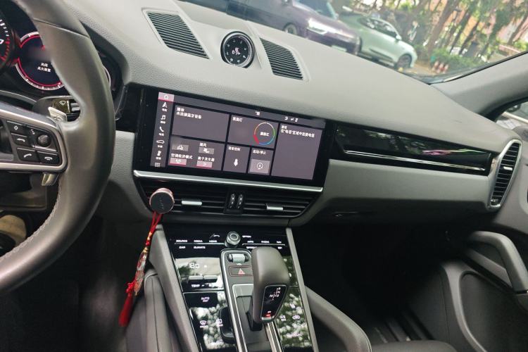 Used Porsche Cayenne 2018 Cayenne 3.0T Audio And AC Panel