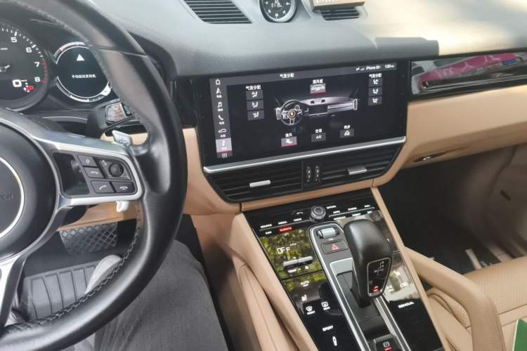 Used Porsche Cayenne 2018 Cayenne 3.0T Audio And AC Panel