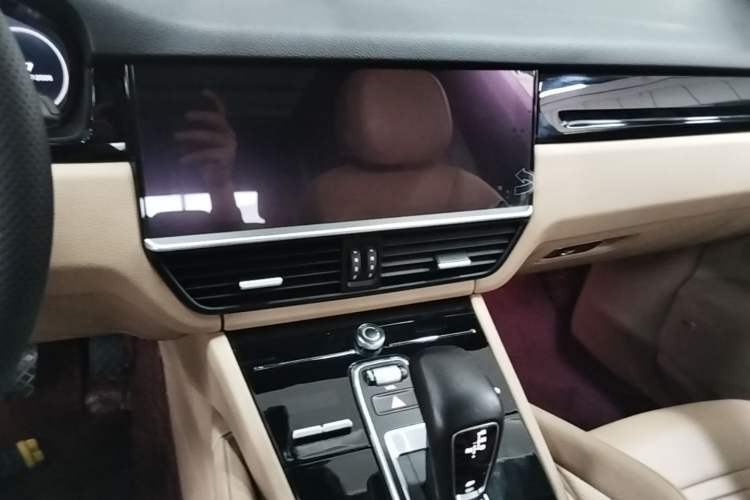 Used Porsche Cayenne 2018 Cayenne 3.0T Audio And AC Panel