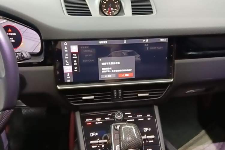 Used Porsche Cayenne 2018 Cayenne 3.0T Audio And AC Panel