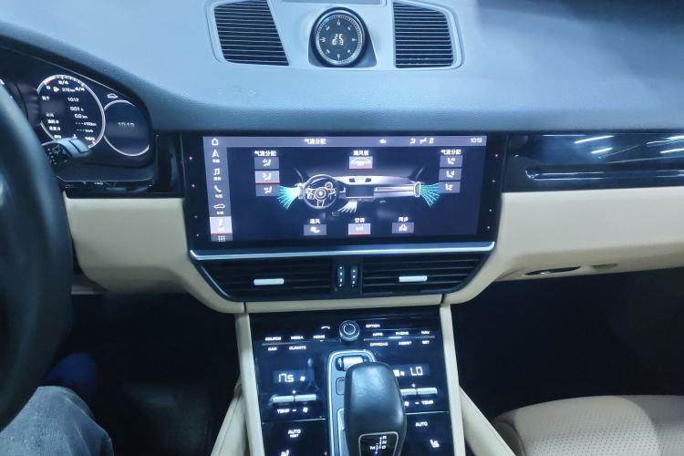 Used Porsche Cayenne 2018 Cayenne 3.0T Audio And AC Panel
