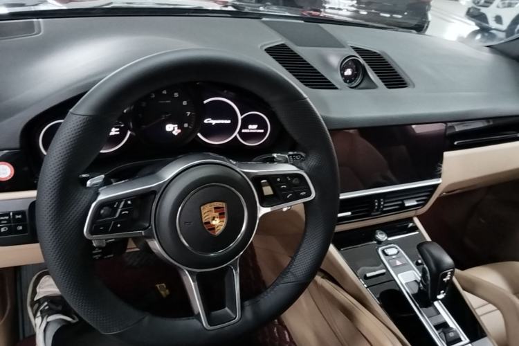 Used Porsche Cayenne 2018 Cayenne 3.0T Center Console