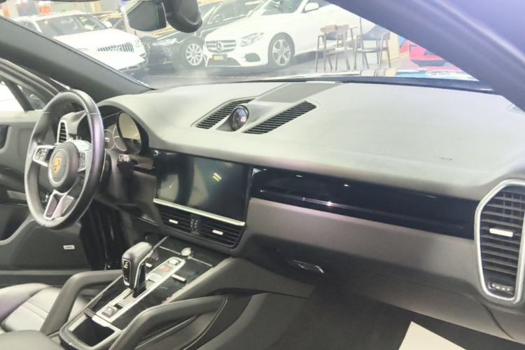 Used Porsche Cayenne 2018 Cayenne 3.0T Center Console