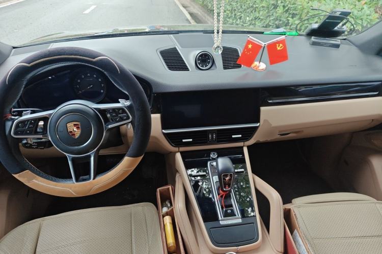 Used Porsche Cayenne 2018 Cayenne 3.0T Center Console