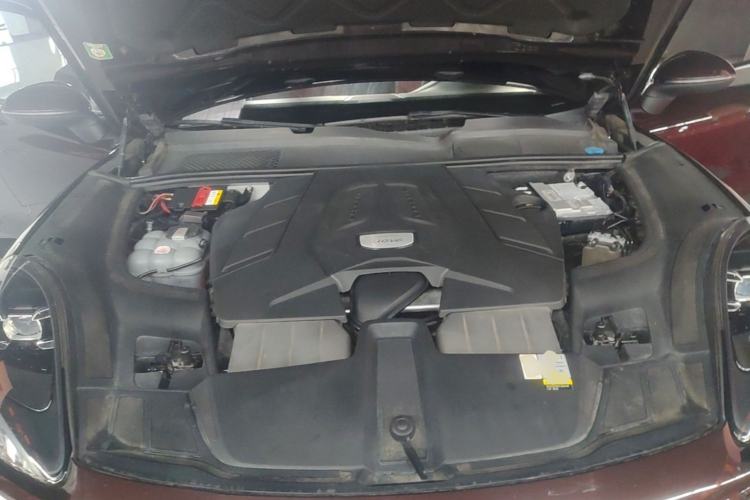 Used Porsche Cayenne 2018 Cayenne 3.0T Engine Bay