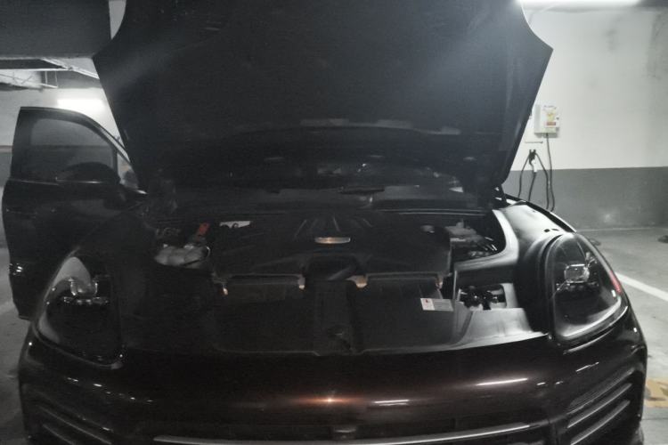 Used Porsche Cayenne 2018 Cayenne 3.0T Engine Bay