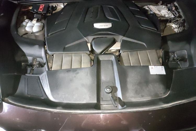 Used Porsche Cayenne 2018 Cayenne 3.0T Engine Bay