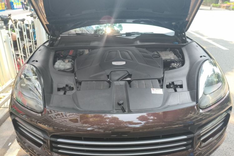 Used Porsche Cayenne 2018 Cayenne 3.0T Engine Bay