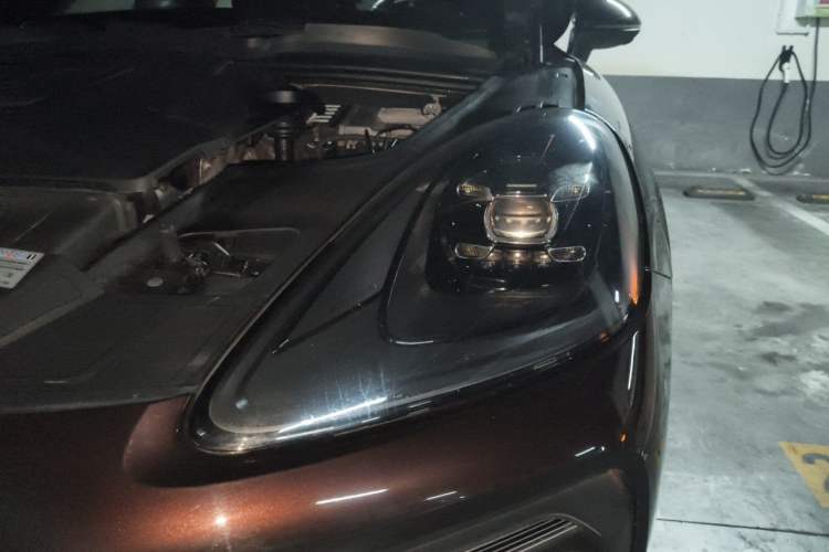 Used Porsche Cayenne 2018 Cayenne 3.0T Engine Bay Left