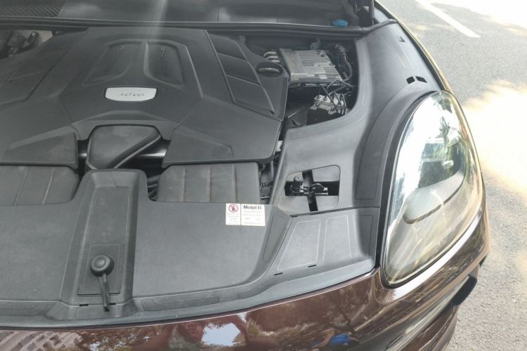 Used Porsche Cayenne 2018 Cayenne 3.0T Engine Bay Left