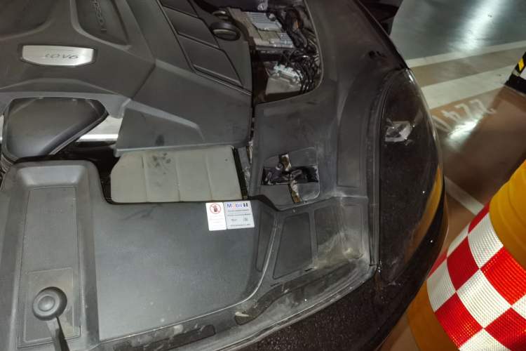 Used Porsche Cayenne 2018 Cayenne 3.0T Engine Bay Left