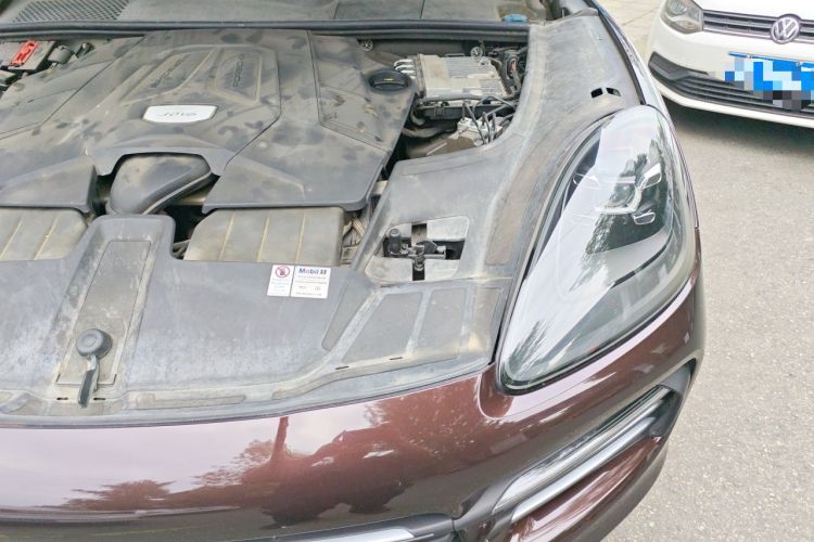 Used Porsche Cayenne 2018 Cayenne 3.0T Engine Bay Left
