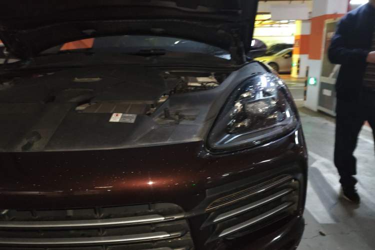 Used Porsche Cayenne 2018 Cayenne 3.0T Engine Bay Left