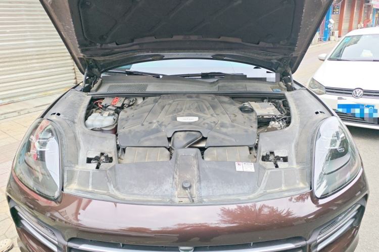 Used Porsche Cayenne 2018 Cayenne 3.0T Engine Bay