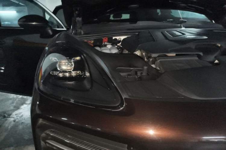 Used Porsche Cayenne 2018 Cayenne 3.0T Engine Bay Right