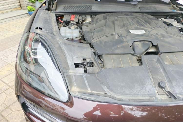 Used Porsche Cayenne 2018 Cayenne 3.0T Engine Bay Right