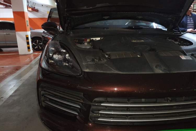 Used Porsche Cayenne 2018 Cayenne 3.0T Engine Bay Right