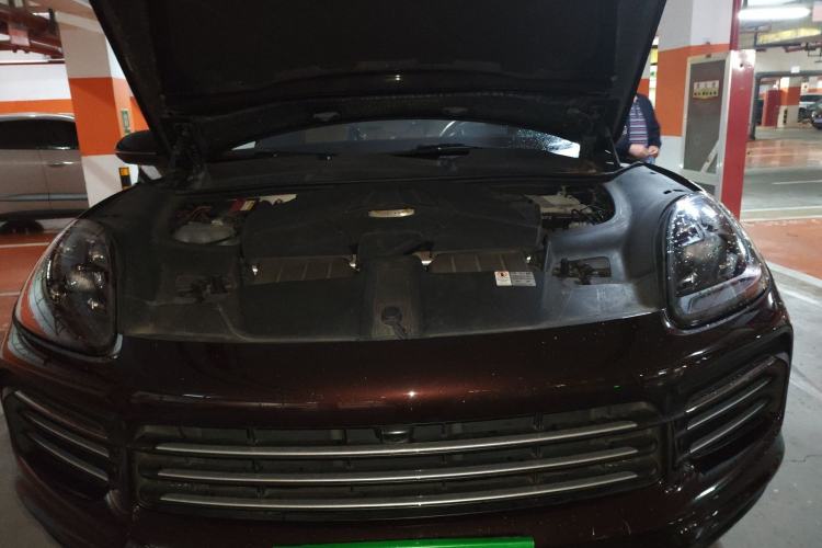 Used Porsche Cayenne 2018 Cayenne 3.0T Engine Bay
