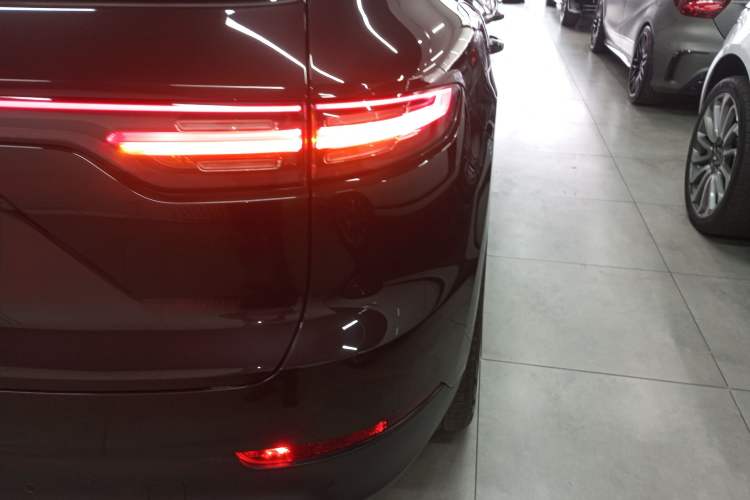 Used Porsche Cayenne 2018 Cayenne 3.0T Exterior 6
