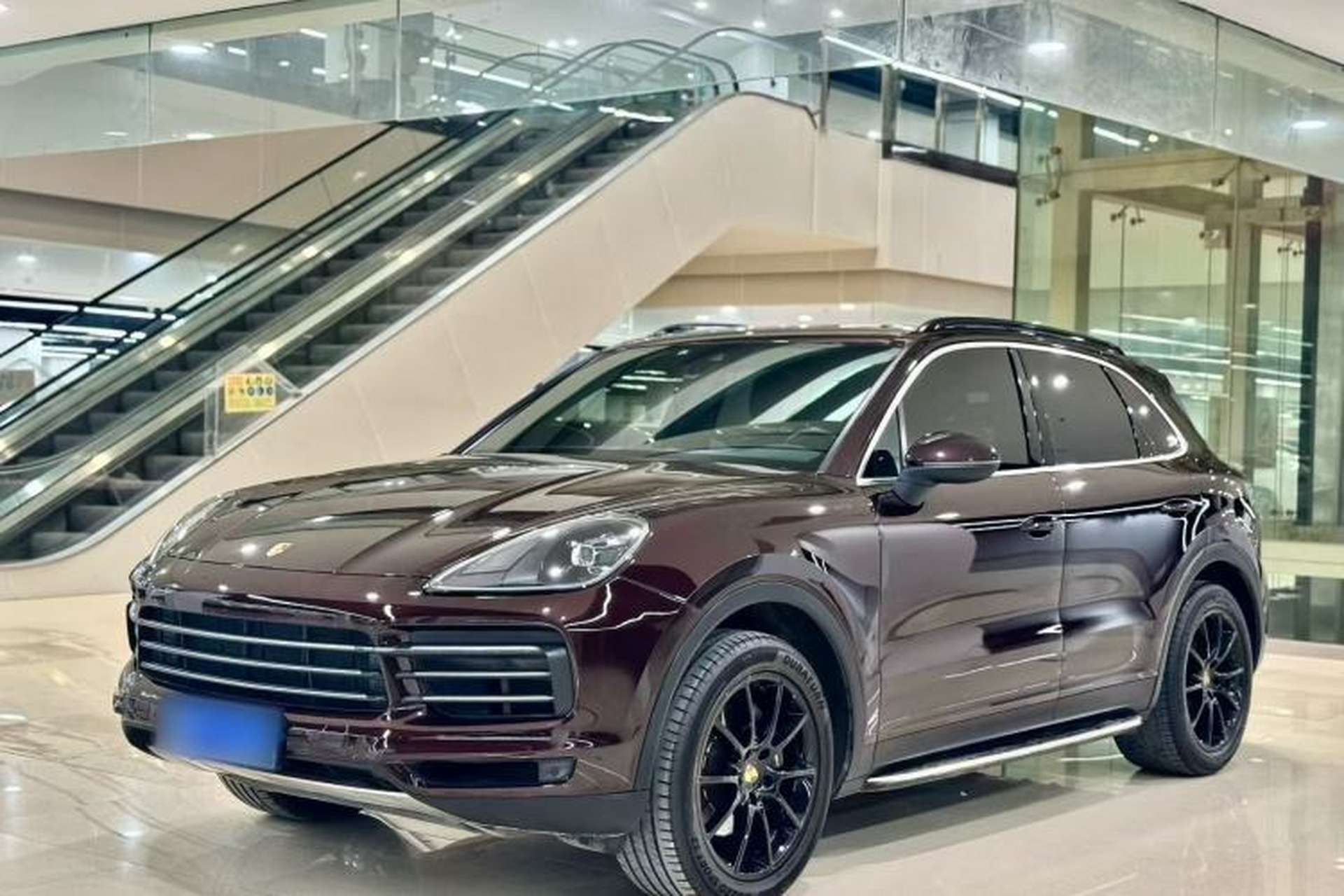 Used Porsche Cayenne 2018 Cayenne 3.0T Front Left 45 Deg