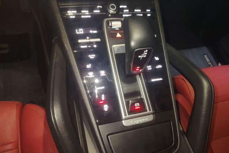 Used Porsche Cayenne 2018 Cayenne 3.0T Gear Lever