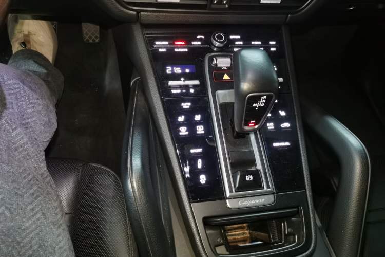 Used Porsche Cayenne 2018 Cayenne 3.0T Gear Lever